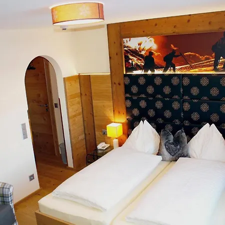 Kristall Hotel
